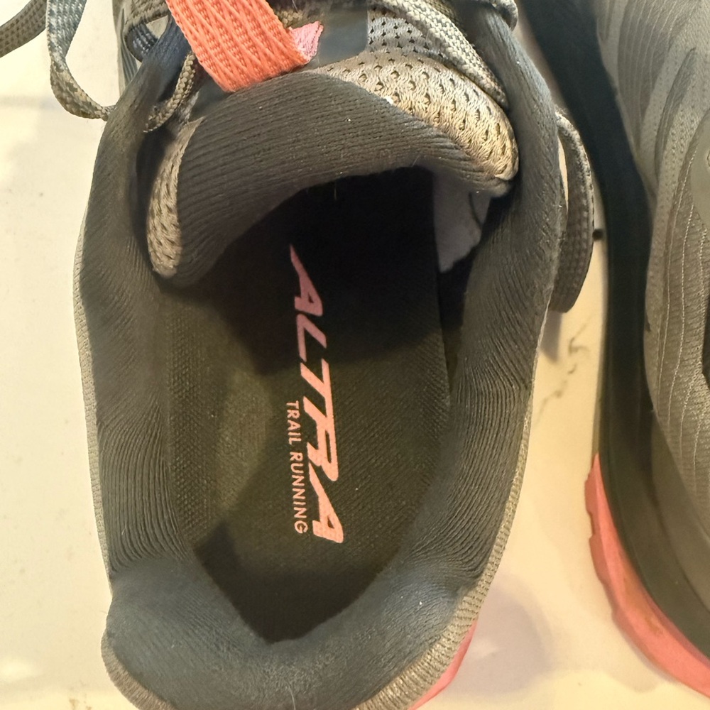 Altra Women's Lone Peak Trail Runners Dusty Olive - Picture 7 of 9
